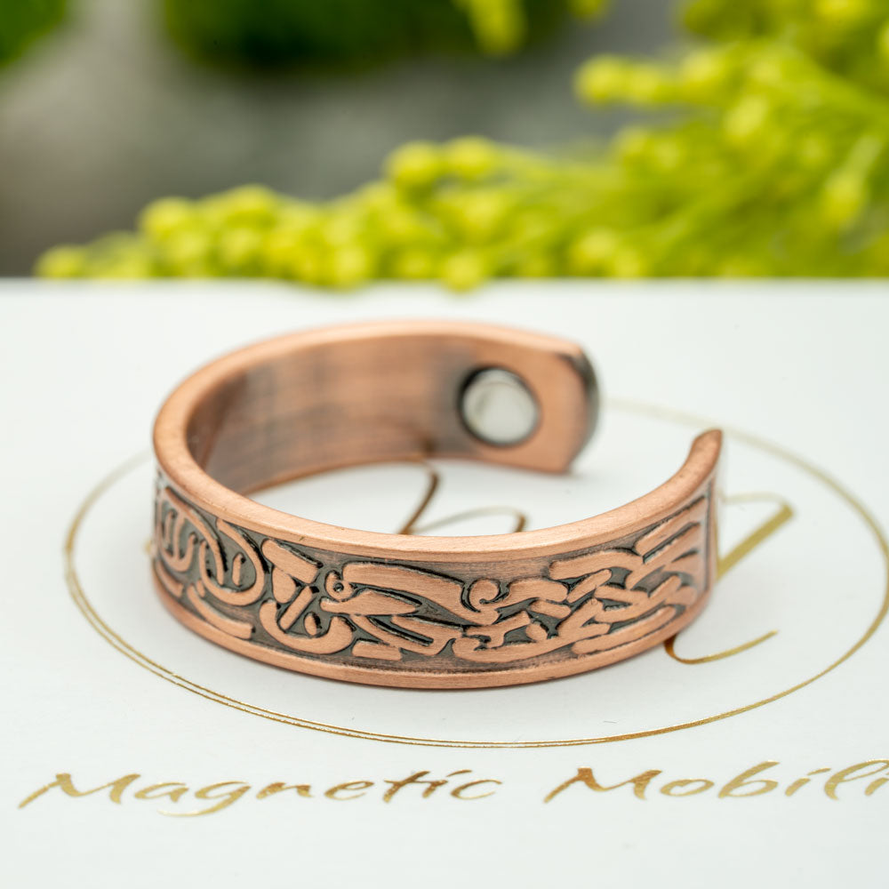 Magnetic Mobility Clover Copper Ring - internal view - two integrated neodymium magnets on the inner band.